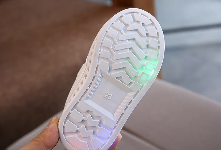 Little Kids Fashion LED Bright Sneakers Children's Shining Light Sneakers Kids Breathable Glowing Light Shoes Girls Casual Shoes