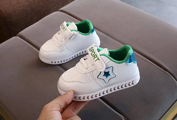 Little Kids Fashion LED Bright Sneakers Children's Shining Light Sneakers Kids Breathable Glowing Light Shoes Girls Casual Shoes