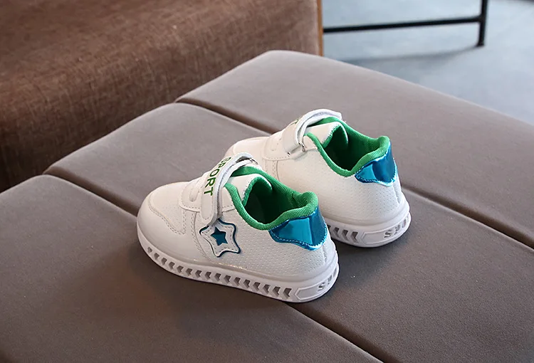 Little Kids Fashion LED Bright Sneakers Children's Shining Light Sneakers Kids Breathable Glowing Light Shoes Girls Casual Shoes