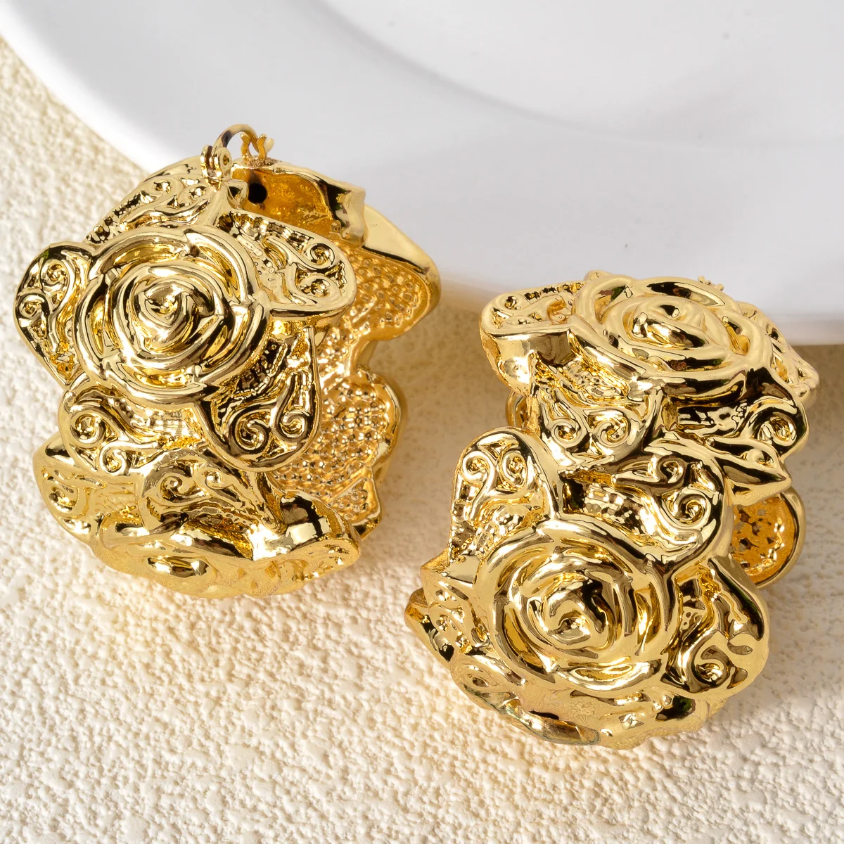 Sunny Jewelry Fashion Lady Hoop Earrings Gold Plated Flower Round Earring African Women Party Wedding Anniversary Jewellery Gift