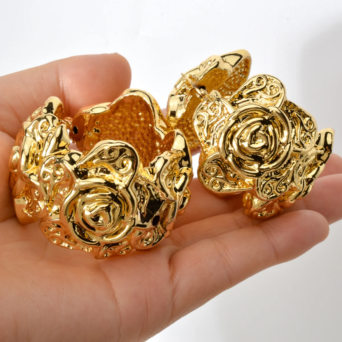 Sunny Jewelry Fashion Lady Hoop Earrings Gold Plated Flower Round Earring African Women Party Wedding Anniversary Jewellery Gift
