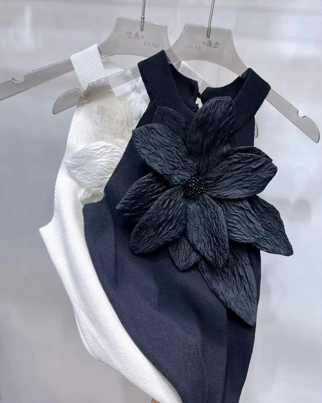 Black White 3D Diamonds Flower Stitch Sleeveless Knitted Top Slim Fit Halter Vest 2025 Sring Summer Knitwear Sexy Crop Tank Top
