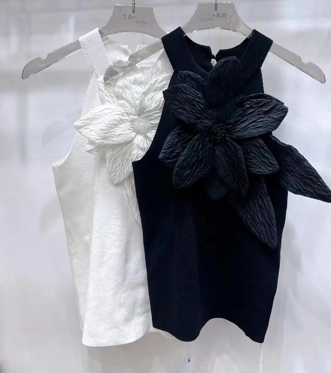 Black White 3D Diamonds Flower Stitch Sleeveless Knitted Top Slim Fit Halter Vest 2025 Sring Summer Knitwear Sexy Crop Tank Top