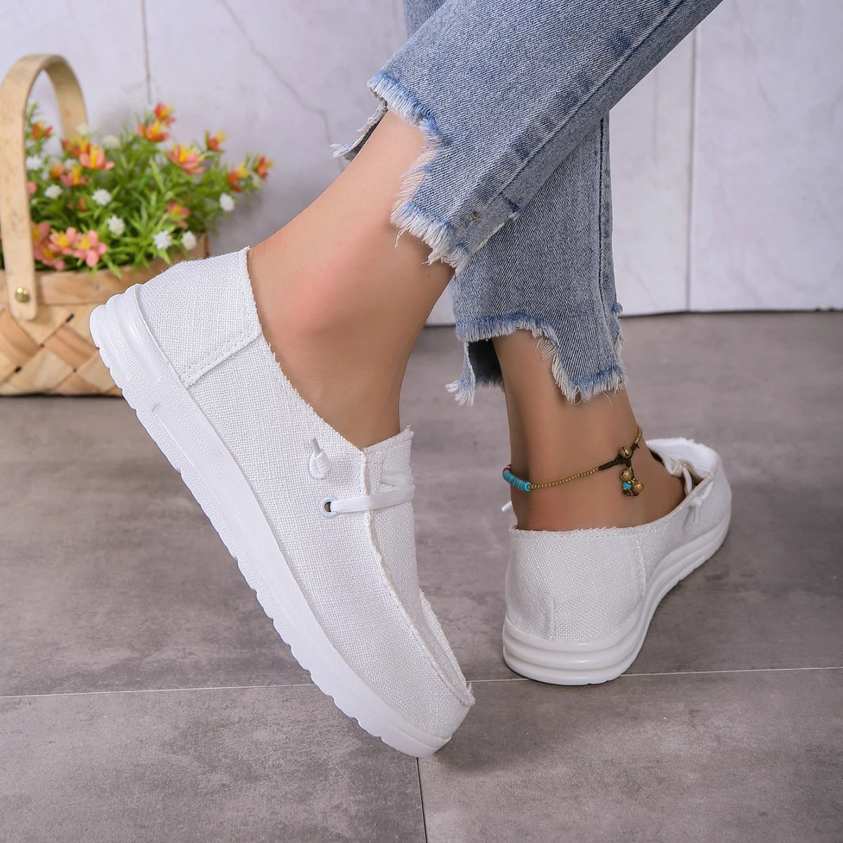 Women's casual sports shoes, lightweight and non slip flat shoes, lace up outdoor denim shoes