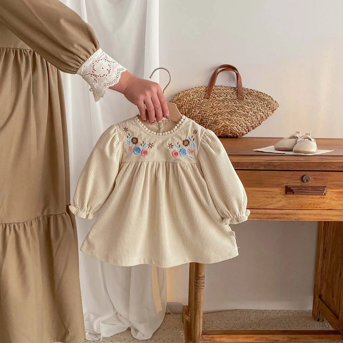 Spring Autumn Baby Princess Dress Corduroy Infant Girl Long Sleeved Embroidered Dress Baby Clothes 0-3y