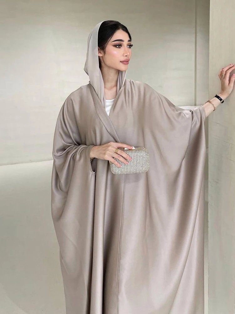 Middle Eastern Muslim Robe Fashion Soft Light Satin Bat Sleeves Long Sleeved Coat Women's Arabic Robe
