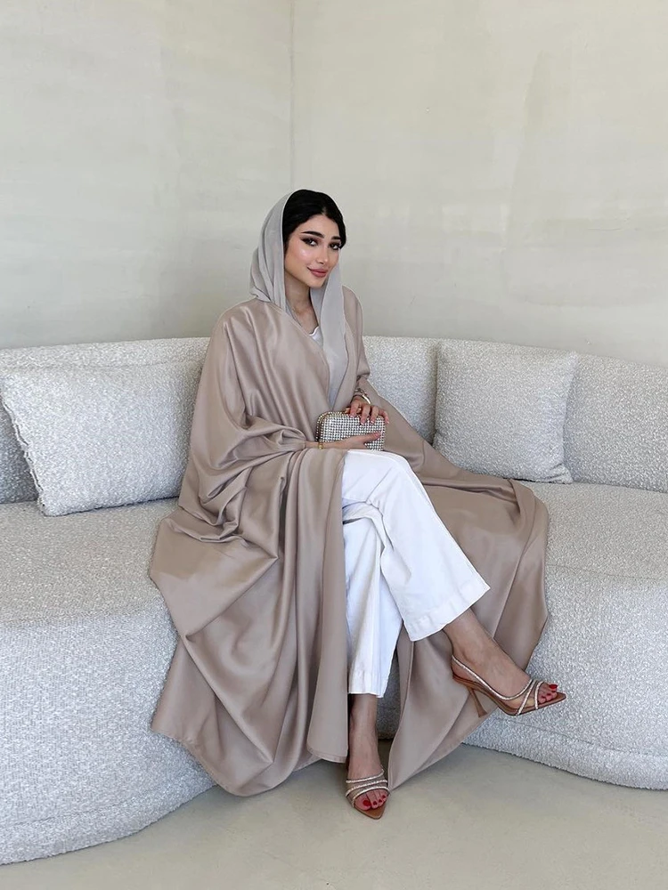 Middle Eastern Muslim Robe Fashion Soft Light Satin Bat Sleeves Long Sleeved Coat Women's Arabic Robe