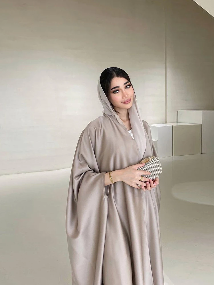 Middle Eastern Muslim Robe Fashion Soft Light Satin Bat Sleeves Long Sleeved Coat Women's Arabic Robe