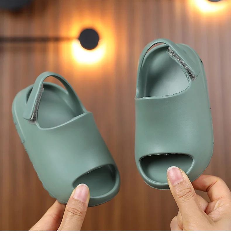 Children's Slippers Summer Wear Sandals Slippers Wholesale Beach Shoes Foreign Trade Hole Shoes for Small Children Baby Shoes