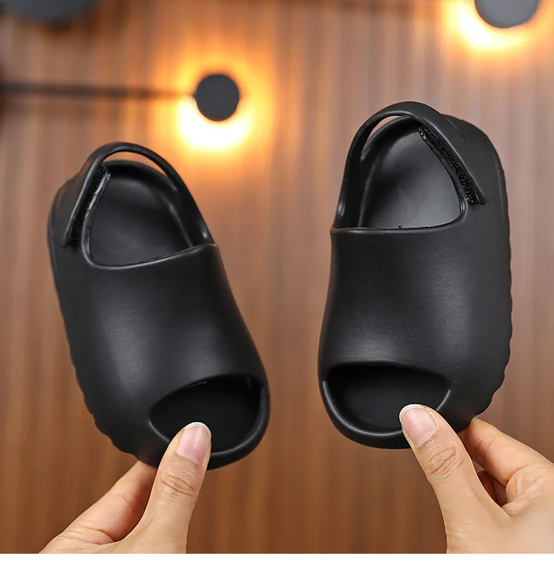 Children's Slippers Summer Wear Sandals Slippers Wholesale Beach Shoes Foreign Trade Hole Shoes for Small Children Baby Shoes