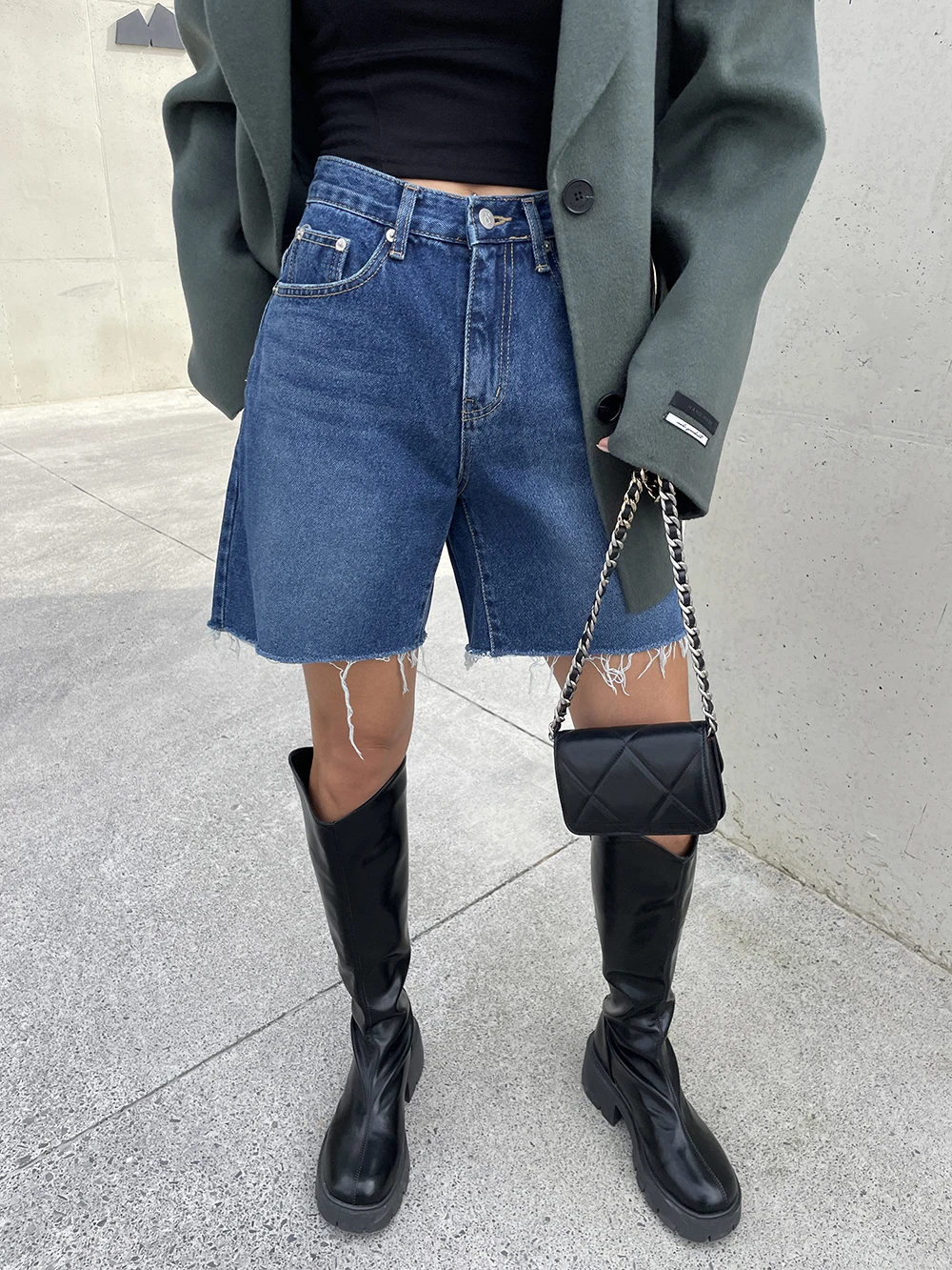 New 2024 Summer High Waist Denim Shorts For Women Pockets Burrs Blue Color Short Jeans Women Streetwear Casual Women's Shorts
