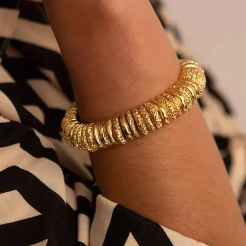 Modern Jewelry Luxury Temperament Open Metallic Bracelets For Women Party Gifts European and American Design Accessories