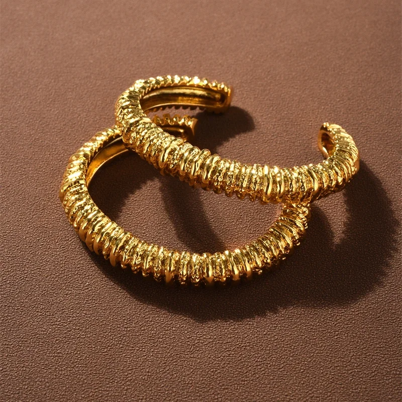 Modern Jewelry Luxury Temperament Open Metallic Bracelets For Women Party Gifts European and American Design Accessories