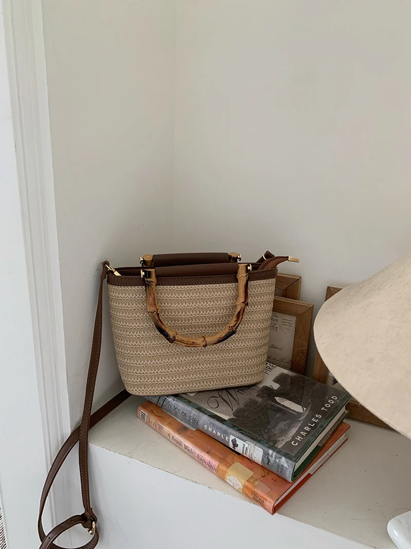 Simple Hand Knitted Women's Travel Handbags Fashion Wooden Handle Ladies Shoulder Bags Summer Straw Female Bucket Crossbody Bags