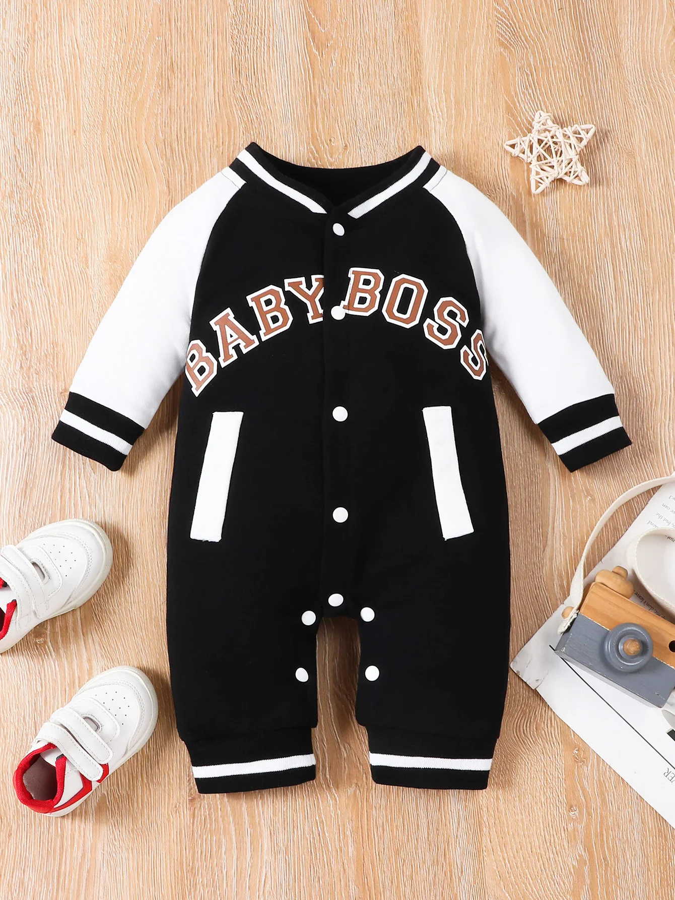 Fashionable Letter Printed Black Long-Sleeved Round Neck Baby Boy Jumpsuit