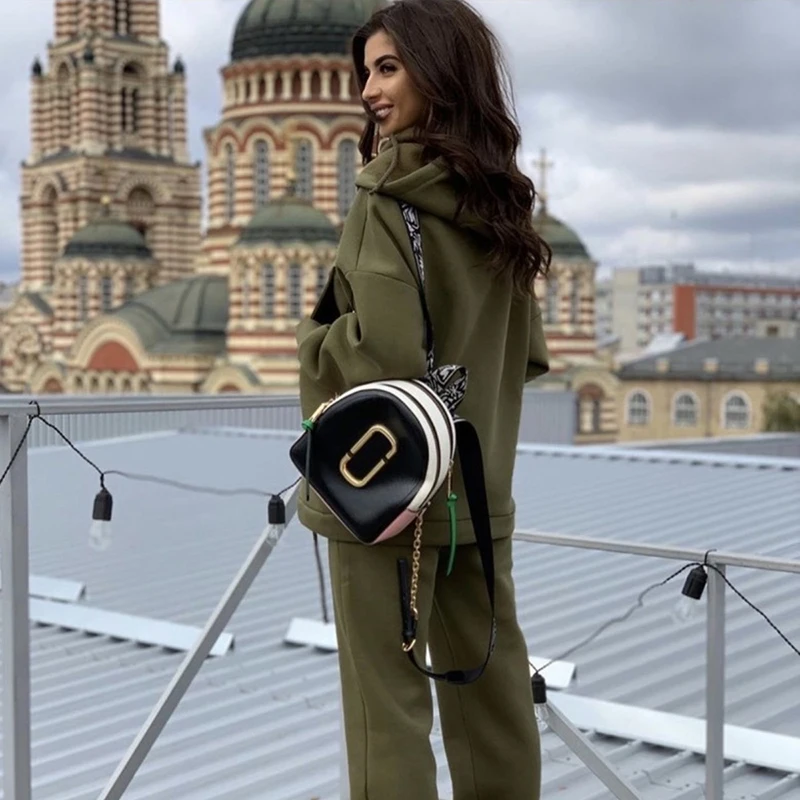 Hot Sale Europe and the United States Spring and Autumn New Fashion Big Pocket Solid Color Sweater Leisure Two-piece Set