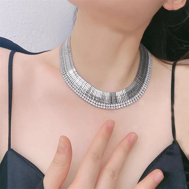 Multi-Layer Metal Strap with Diamond Necklace, European and American Sexy Collarbone Chain, High-End Feeling Women Necklace