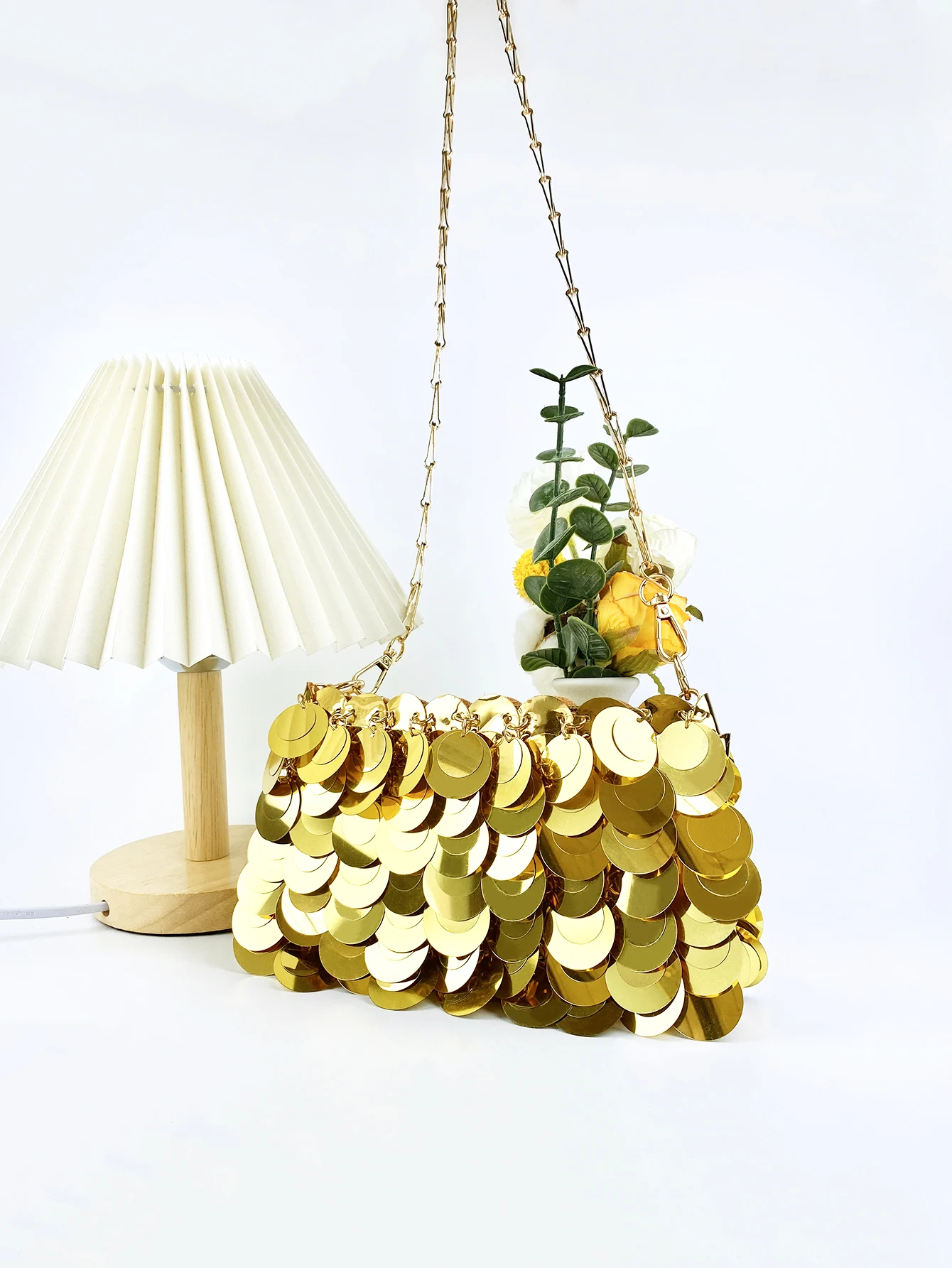 Trendy and cool gold glitter chain, women's fashionable and simple texture, horizontal square bag, personalized bag