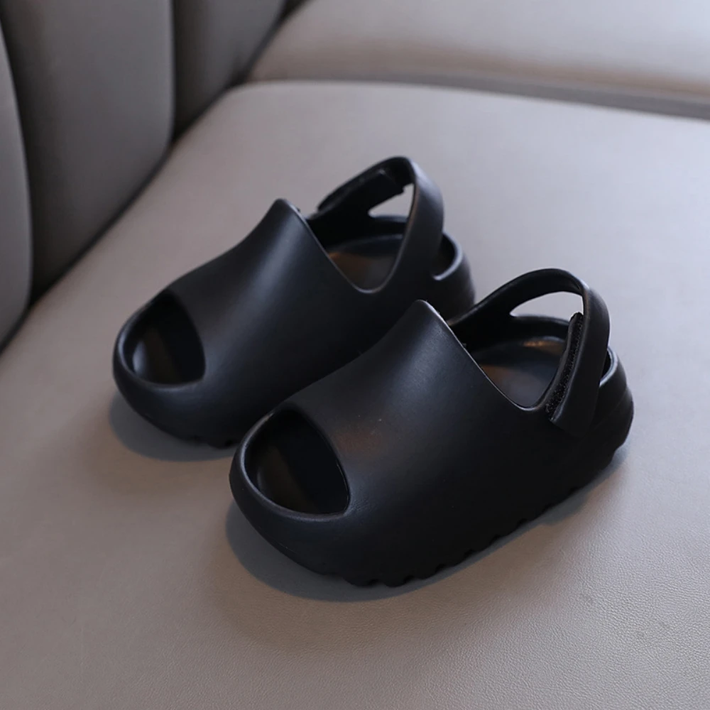 Children's Slippers Summer Wear Sandals Slippers Wholesale Soft Soles Breathable Comfortable Beach Shoes Hole Shoes Small Kids