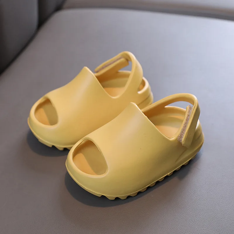 Children's Slippers Summer Wear Sandals Slippers Wholesale Soft Soles Breathable Comfortable Beach Shoes Hole Shoes Small Kids