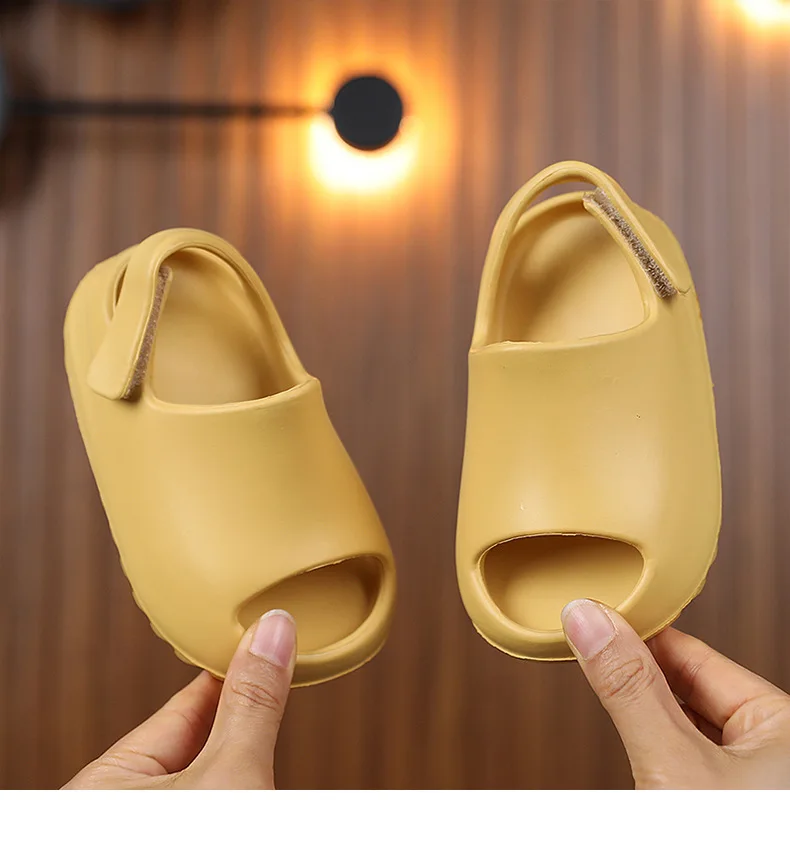 Children's Slippers Summer Wear Sandals Slippers Wholesale Soft Soles Breathable Comfortable Beach Shoes Hole Shoes Small Kids
