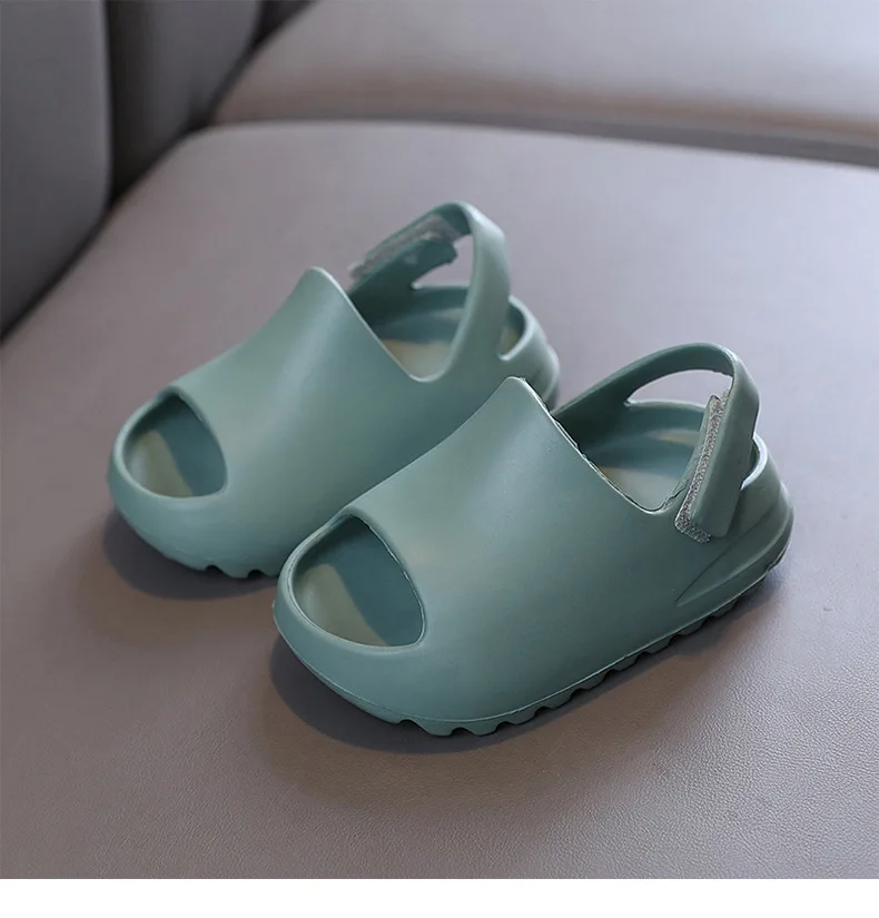 Children's Slippers Summer Wear Sandals Slippers Wholesale Soft Soles Breathable Comfortable Beach Shoes Hole Shoes Small Kids
