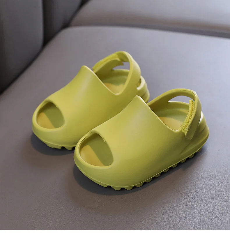 Children's Slippers Summer Wear Sandals Slippers Wholesale Soft Soles Breathable Comfortable Beach Shoes Hole Shoes Small Kids