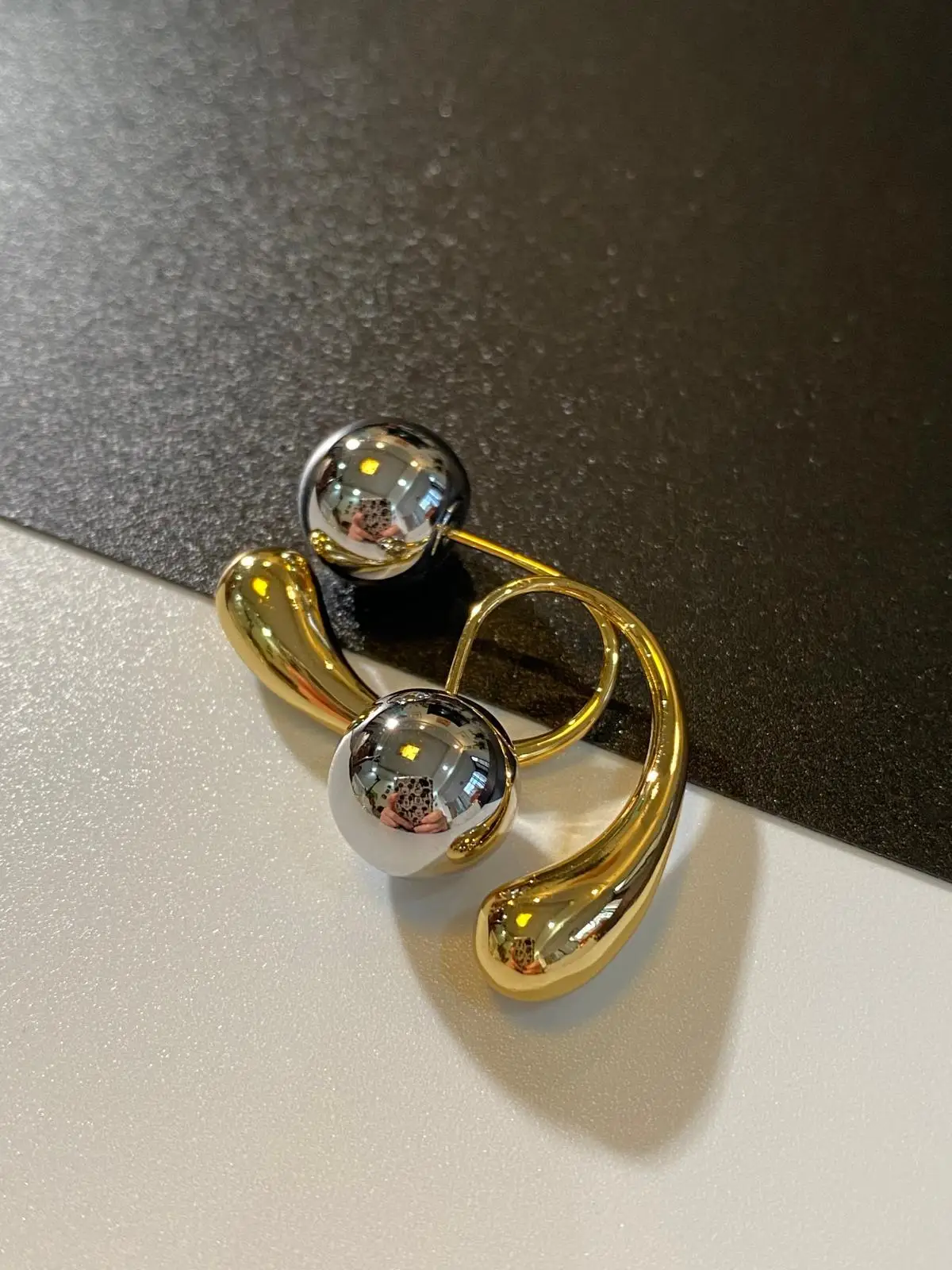 Modern Jewelry Cool Trend 2024 New Metallic Round Bead Teardrop Earrings For Women Party Gifts Ear Accessories Hot Sale