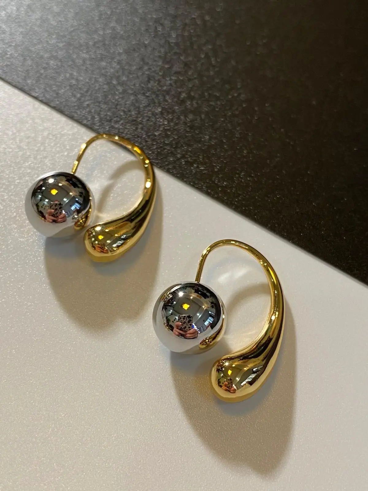 Modern Jewelry Cool Trend 2024 New Metallic Round Bead Teardrop Earrings For Women Party Gifts Ear Accessories Hot Sale