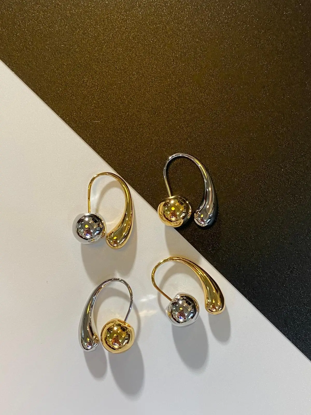 Modern Jewelry Cool Trend 2024 New Metallic Round Bead Teardrop Earrings For Women Party Gifts Ear Accessories Hot Sale