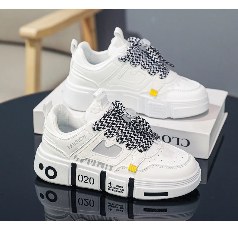New Family Shoes Children's Shoes Small White Shoes Student Shoes Sports Shoes Boys Casual Board Shoes