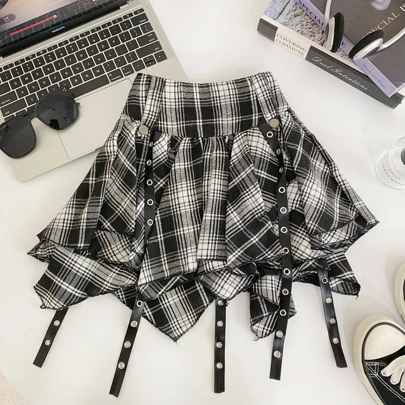 Gothic Mini Skirt with Hanging Grommet Strap Tiered Ruffles High Waist Tartan Skirt Women Teen-Girl Grunge Punk Rock Y2K Outfit