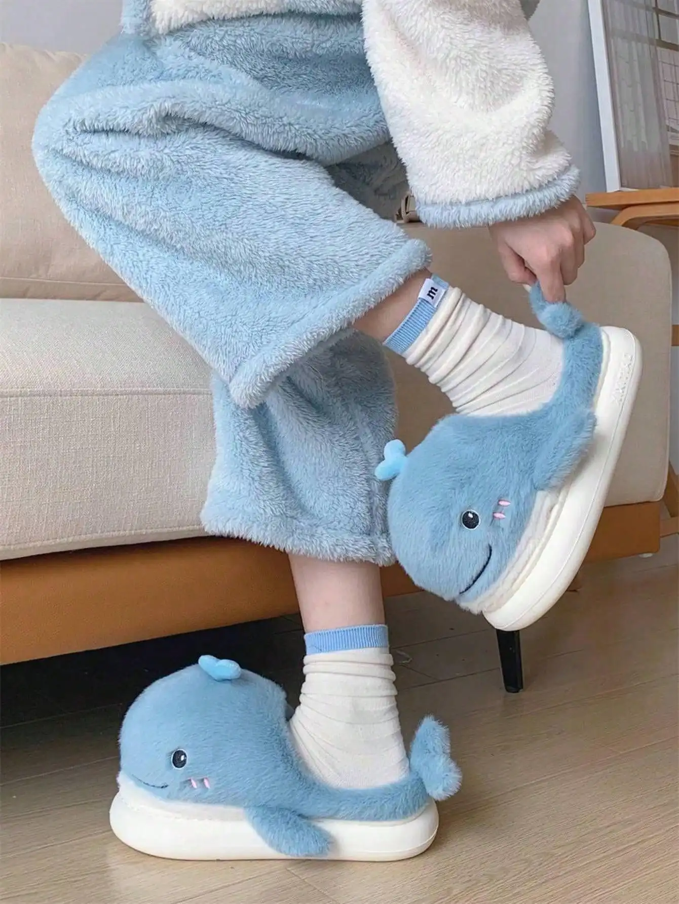 Cute Whales Winter New Women Slipper Soft Heel Platform Fur Warm Indoor Comfortable Home Fluffy Home Slippers