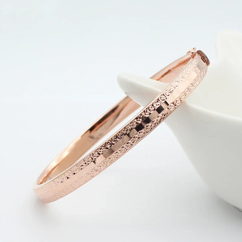 Plated 14K Rose Gold Shiny Geometric Charm Bracelet for Women Classic Design Charm Engagement Jewelry