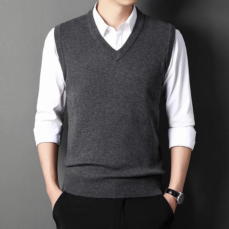Men's Solid Color Sweater Vest Casual Fashion Warm Top for All Seasons Comfortable Breathable Layering Essential