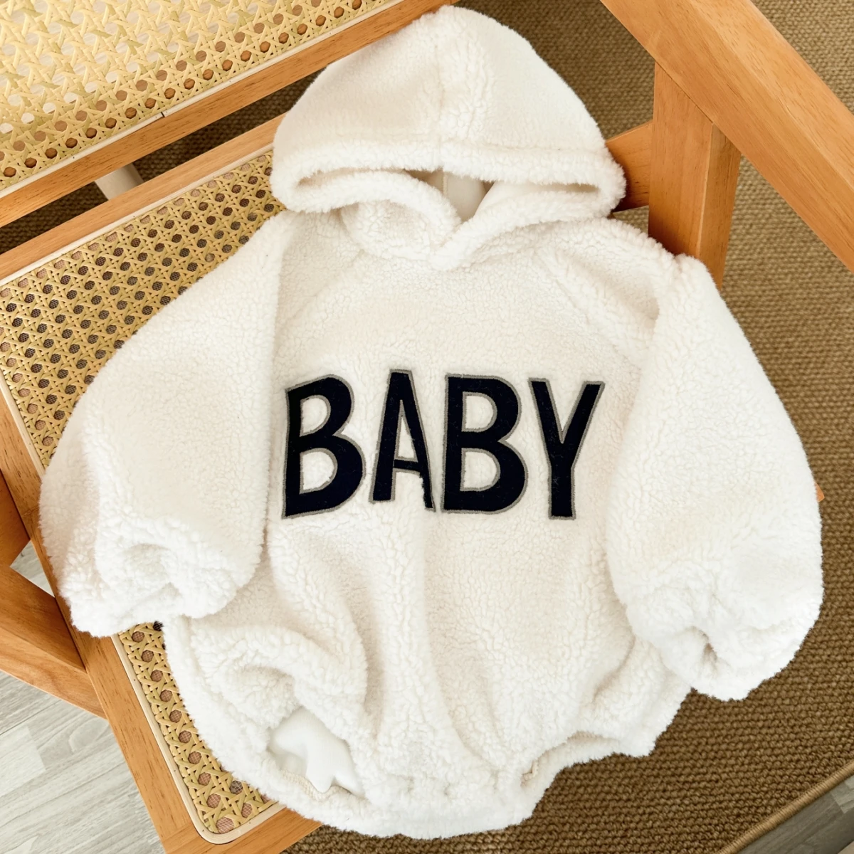 INS 2023 Winter Baby Boys Soft Fleece Hoodie Pullover Romper Letter Baby Clothes Baby Girls Fake Fur Toddler Lambswool Romper