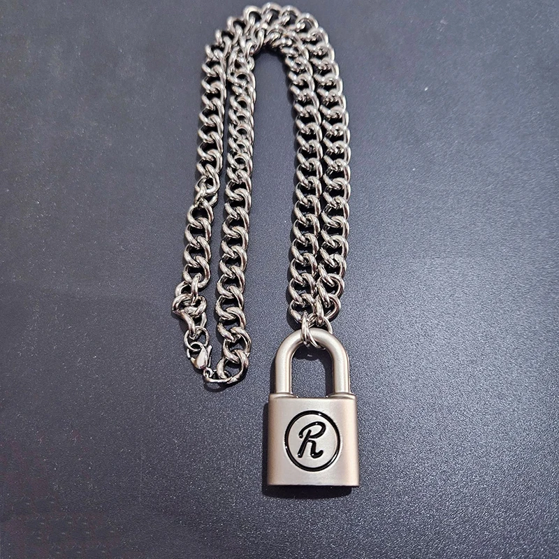 Unique design novel shape glossy and Simpli silvery keylock men pendant charms black border letter R necklace gentleman's jewelr