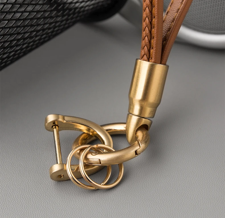 Handwoven Leather Car Key Buckle Keychain Luxury Style Hand Woven Leather Hanging Car Key Ring,Comes with Box Packaging
