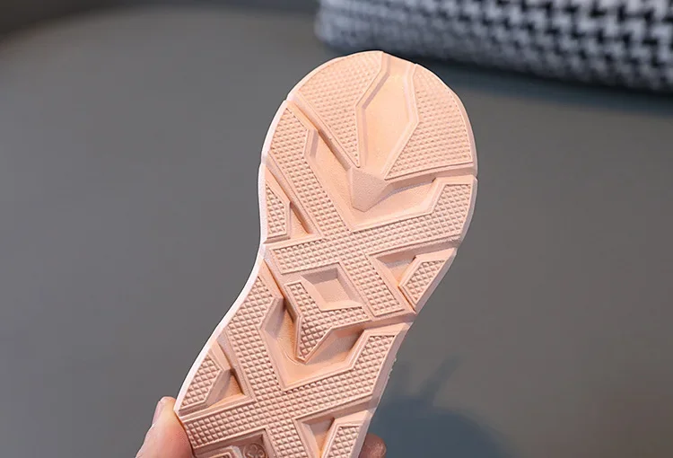 Zapatos Niña 202New LED Child Trainers 1-8Years Old Boy Girl Tennis Shoe Sport Shoe for Toddlers Glowing Kid Sneakers Kids Shoe