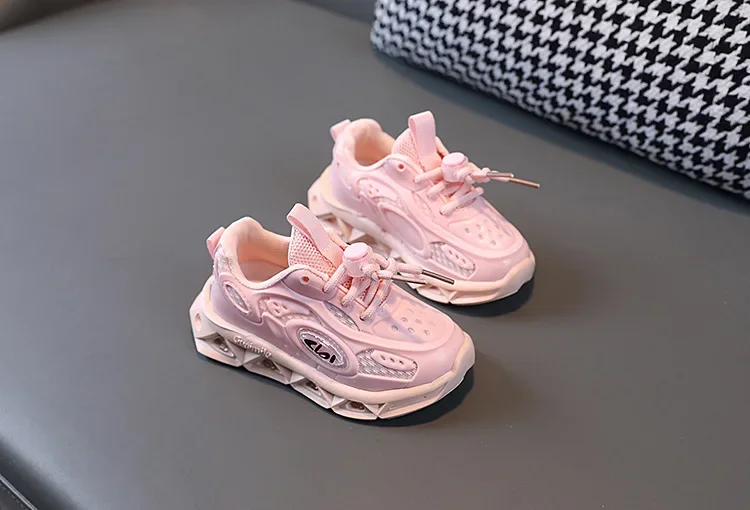 Zapatos Niña 202New LED Child Trainers 1-8Years Old Boy Girl Tennis Shoe Sport Shoe for Toddlers Glowing Kid Sneakers Kids Shoe