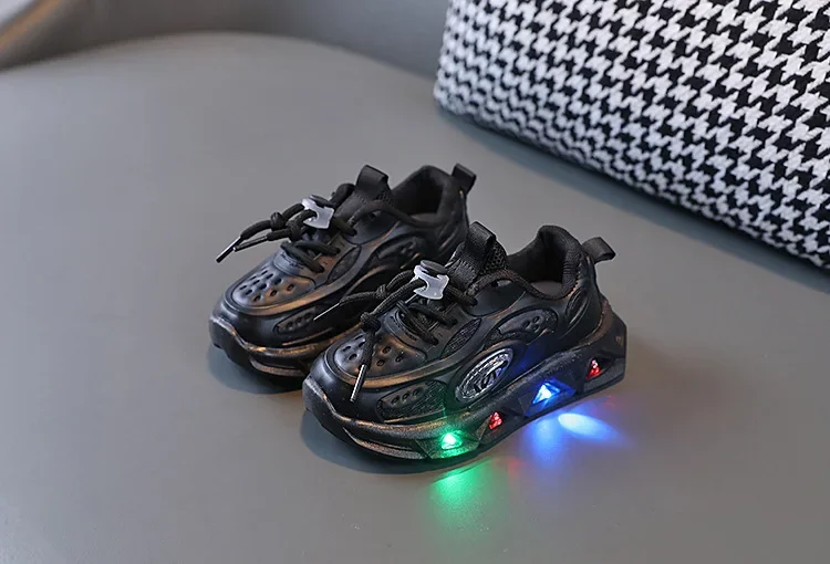 Zapatos Niña 202New LED Child Trainers 1-8Years Old Boy Girl Tennis Shoe Sport Shoe for Toddlers Glowing Kid Sneakers Kids Shoe