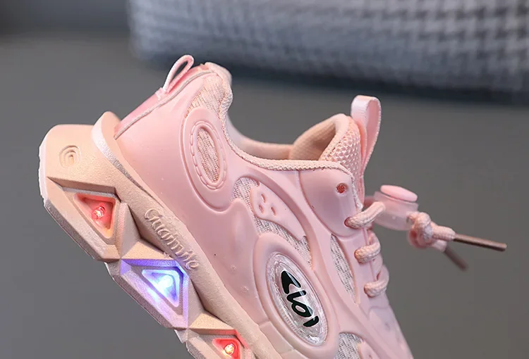 Zapatos Niña 202New LED Child Trainers 1-8Years Old Boy Girl Tennis Shoe Sport Shoe for Toddlers Glowing Kid Sneakers Kids Shoe