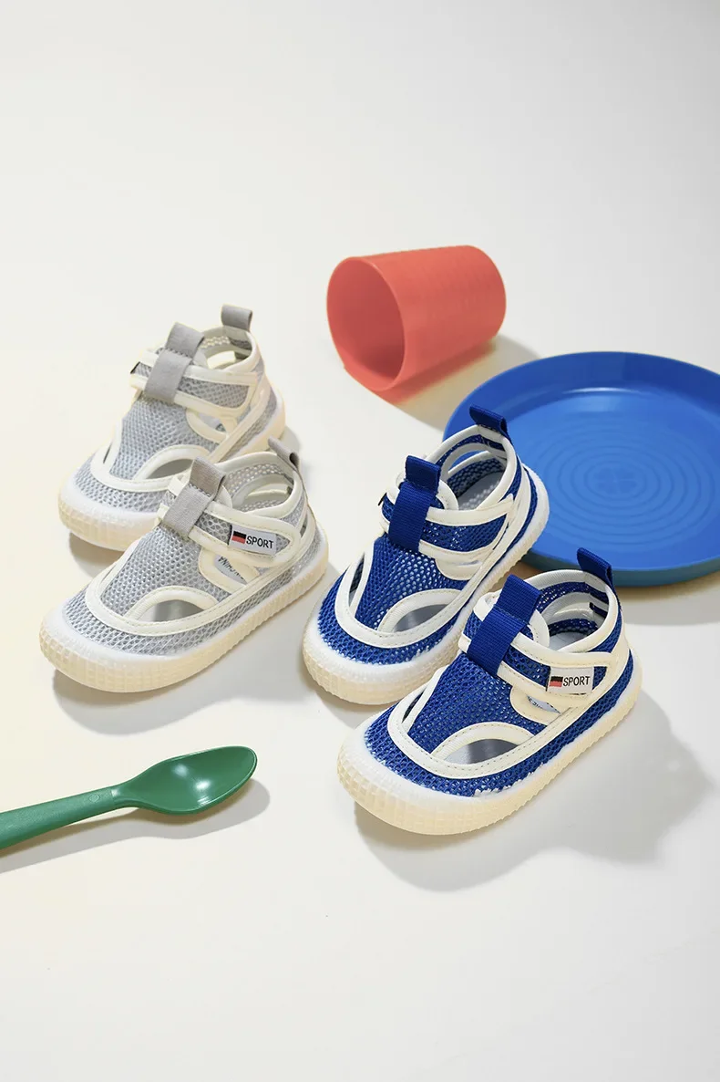 Kids Sandals Children Summer Shoes Boys Girls Half Sandals Cut-outs Hollow Fashion Toe-capped Candy Color Soft Breathable 21-30
