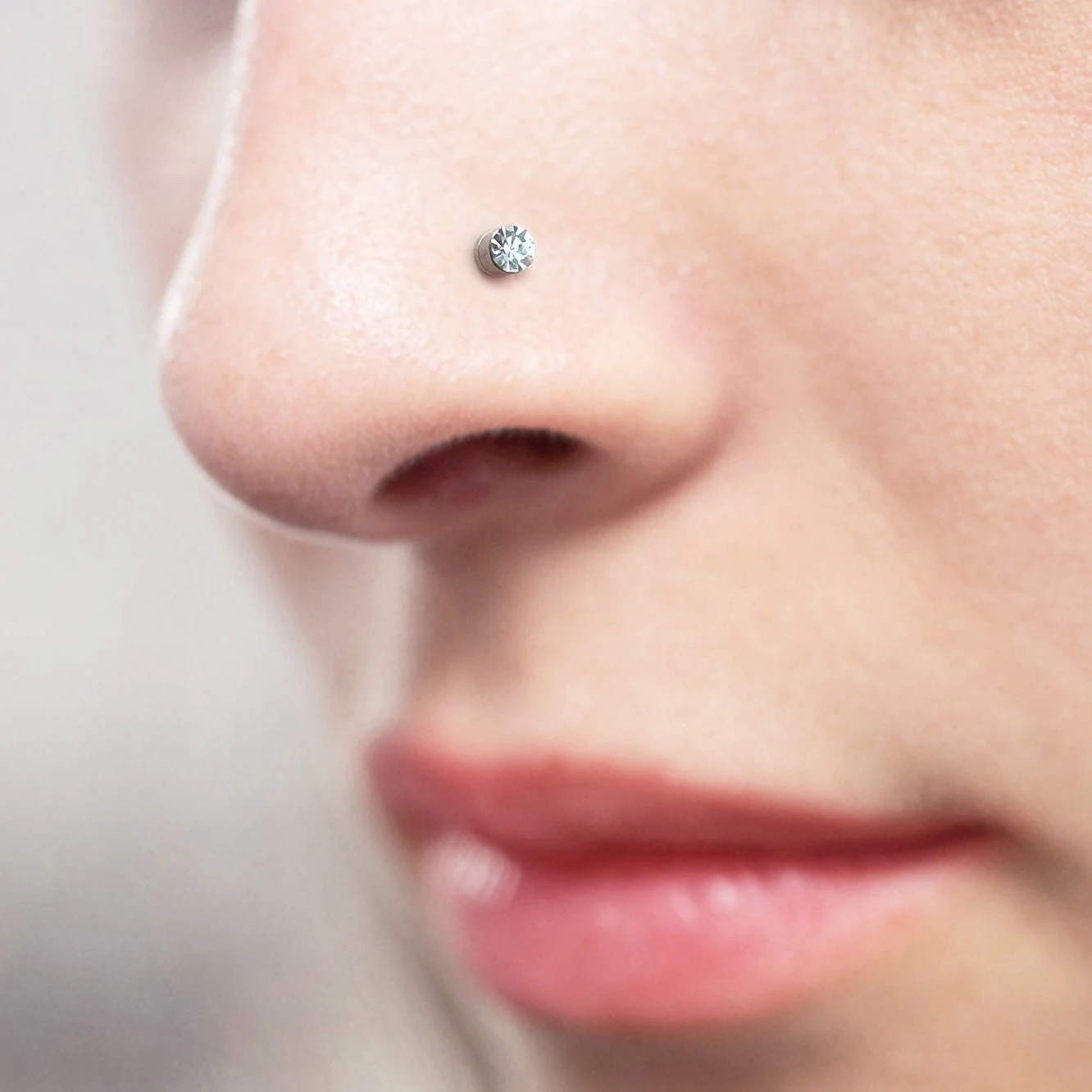 4Pairs 3mm Magnetic Stud Earring Fake Piercing Nose Stud Crystal Earrings Punk Clip Zircon Magnet Stud Non Piercing Jewelry