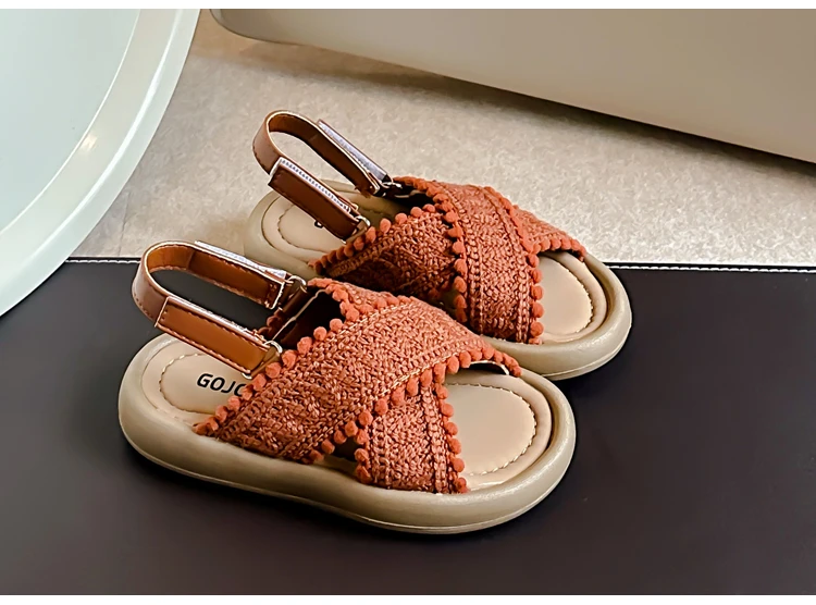 Girls Sandals Summer New Cute National Style Cross Hook & Loop Soft Bottom Princess Fashion Sandals Children Casual Beach Shoes