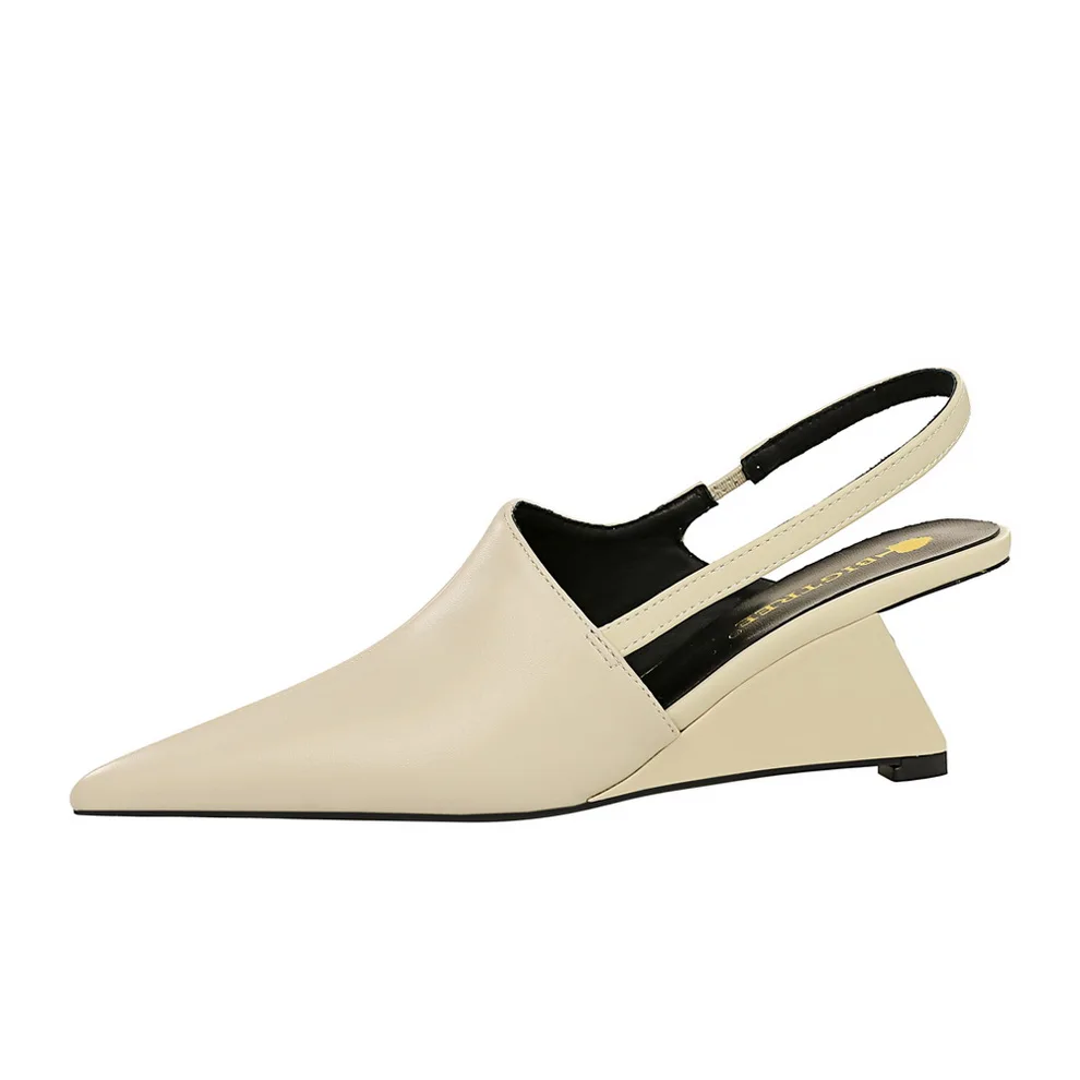 Women Retro 6.5cm High Heels Wedges Designer Pumps Strange Mules Lady Pointed Toe Middle Low Heels Patent Leather Classic Shoes