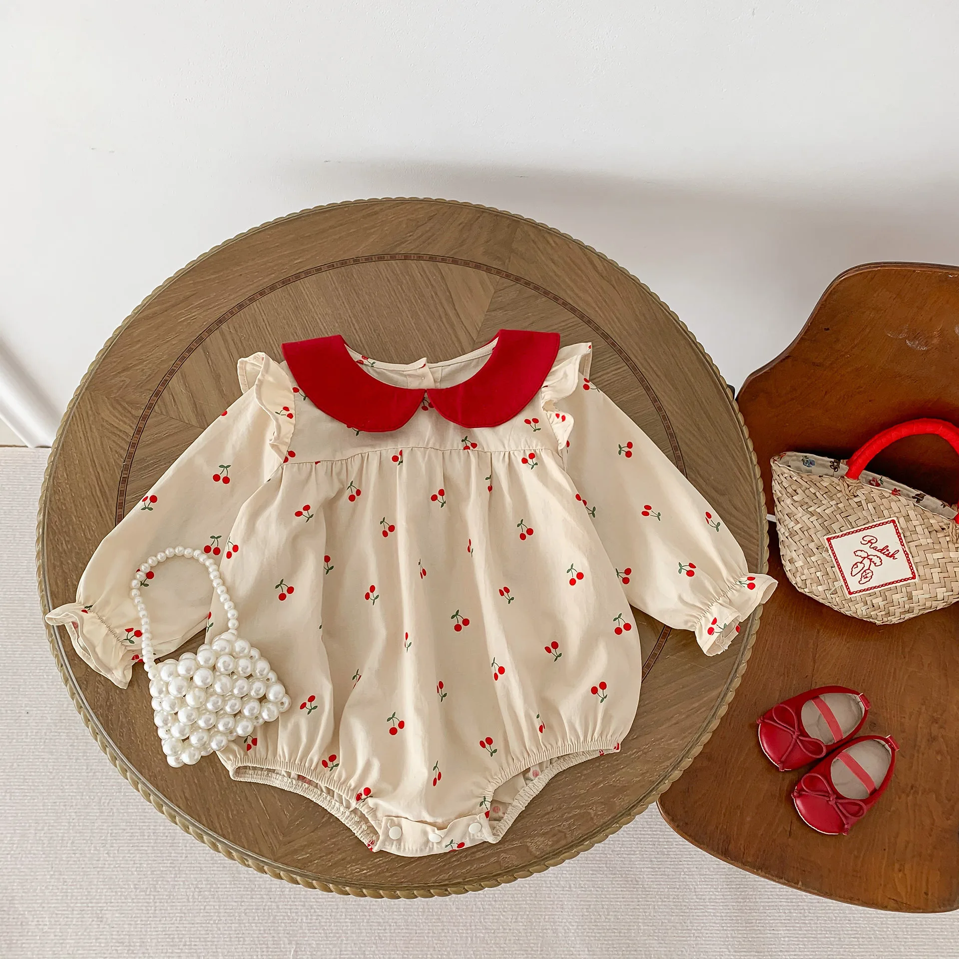 2026 Autumn Cherry Printed Girls Bodysuit Sweet Peter Pan Collar Long Sleeves Princess Romper Daily Wear Toddler Clothing