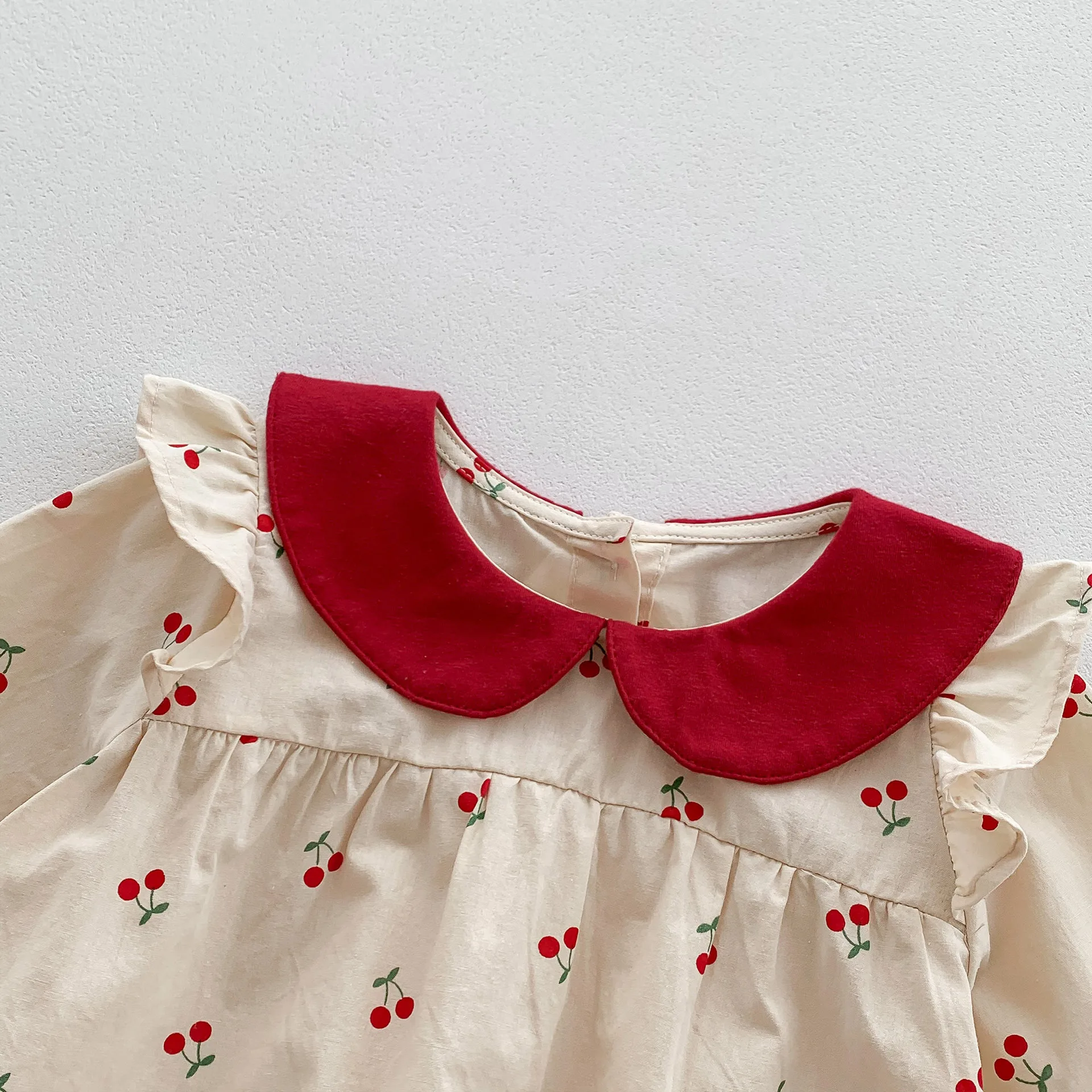 2026 Autumn Cherry Printed Girls Bodysuit Sweet Peter Pan Collar Long Sleeves Princess Romper Daily Wear Toddler Clothing