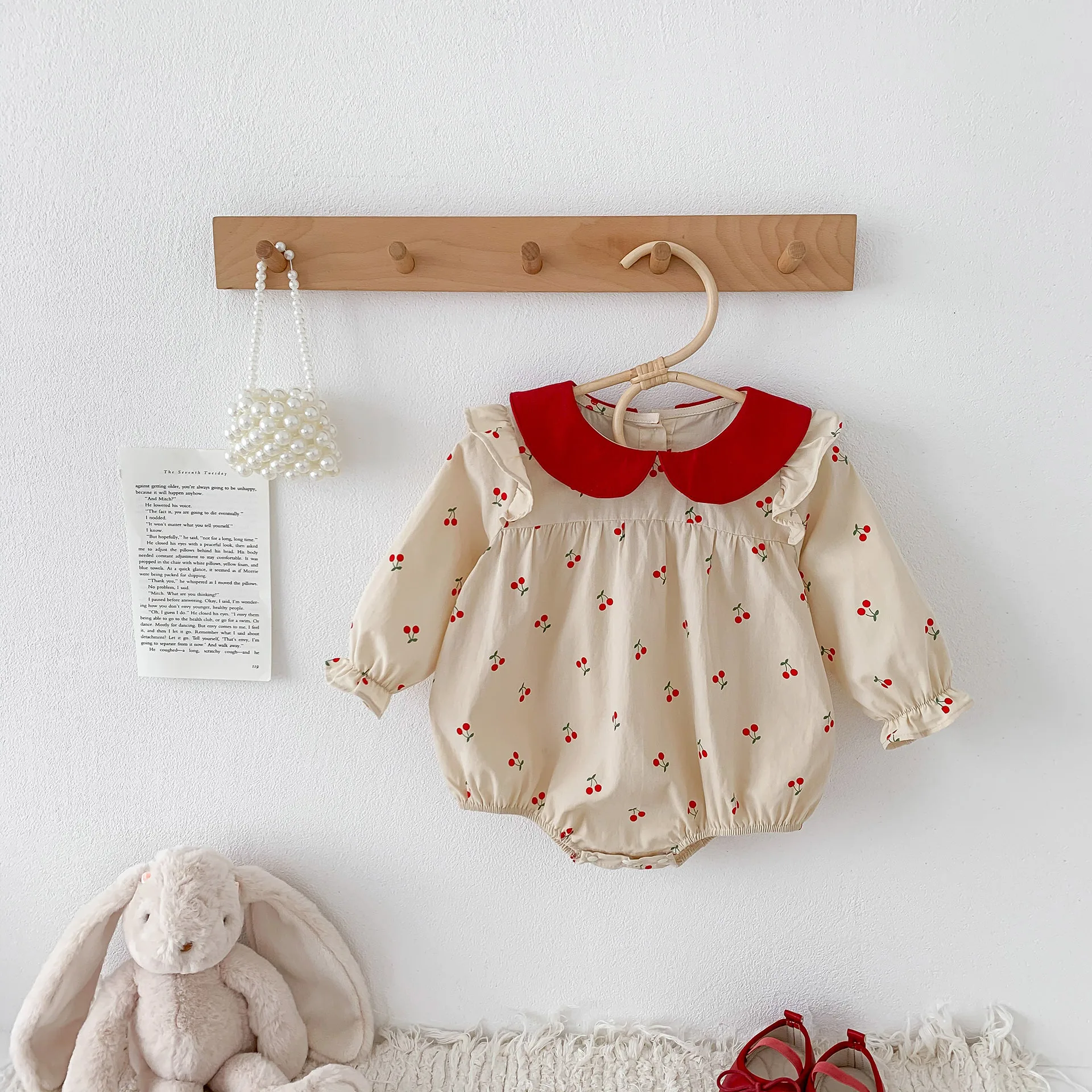 2026 Autumn Cherry Printed Girls Bodysuit Sweet Peter Pan Collar Long Sleeves Princess Romper Daily Wear Toddler Clothing