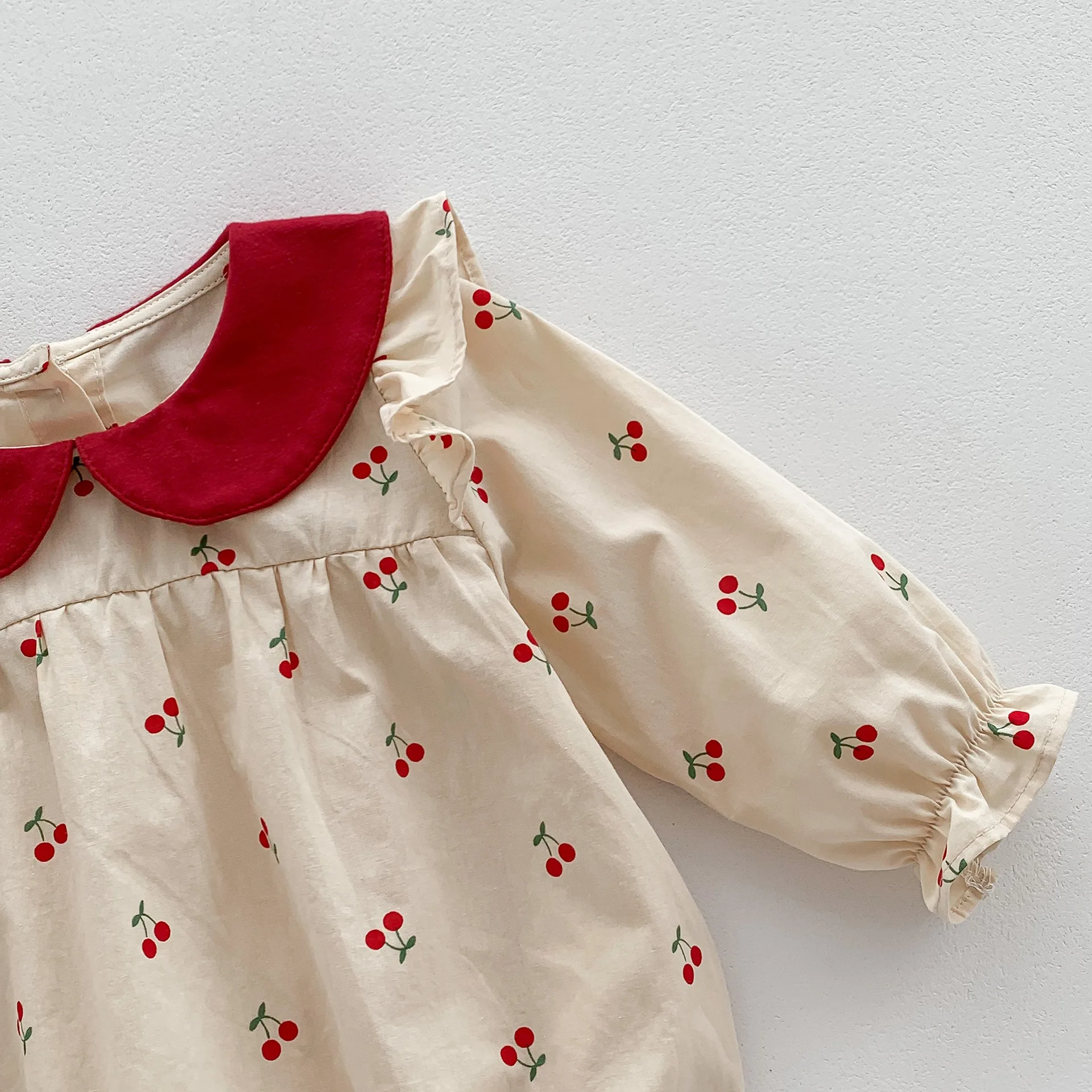 2026 Autumn Cherry Printed Girls Bodysuit Sweet Peter Pan Collar Long Sleeves Princess Romper Daily Wear Toddler Clothing